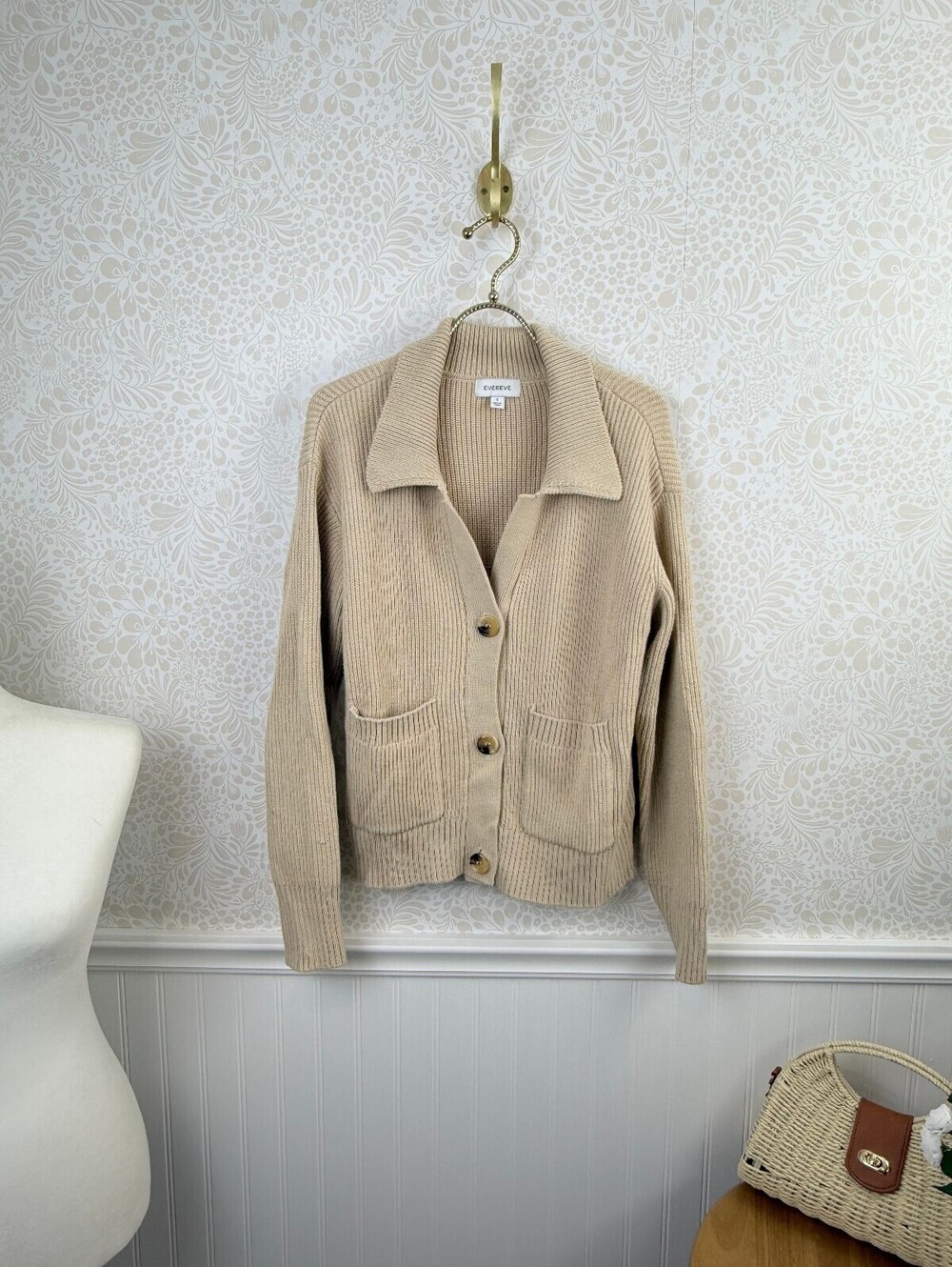 Evereve Beige Button-Up Knit Ribbed Collared Cardigan Sweater - Size - Small